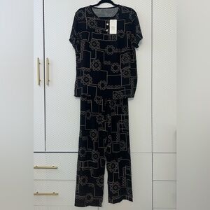 Women’s Size S/M Sasa Fashion Vogue Classics 2 Pc Set NWT